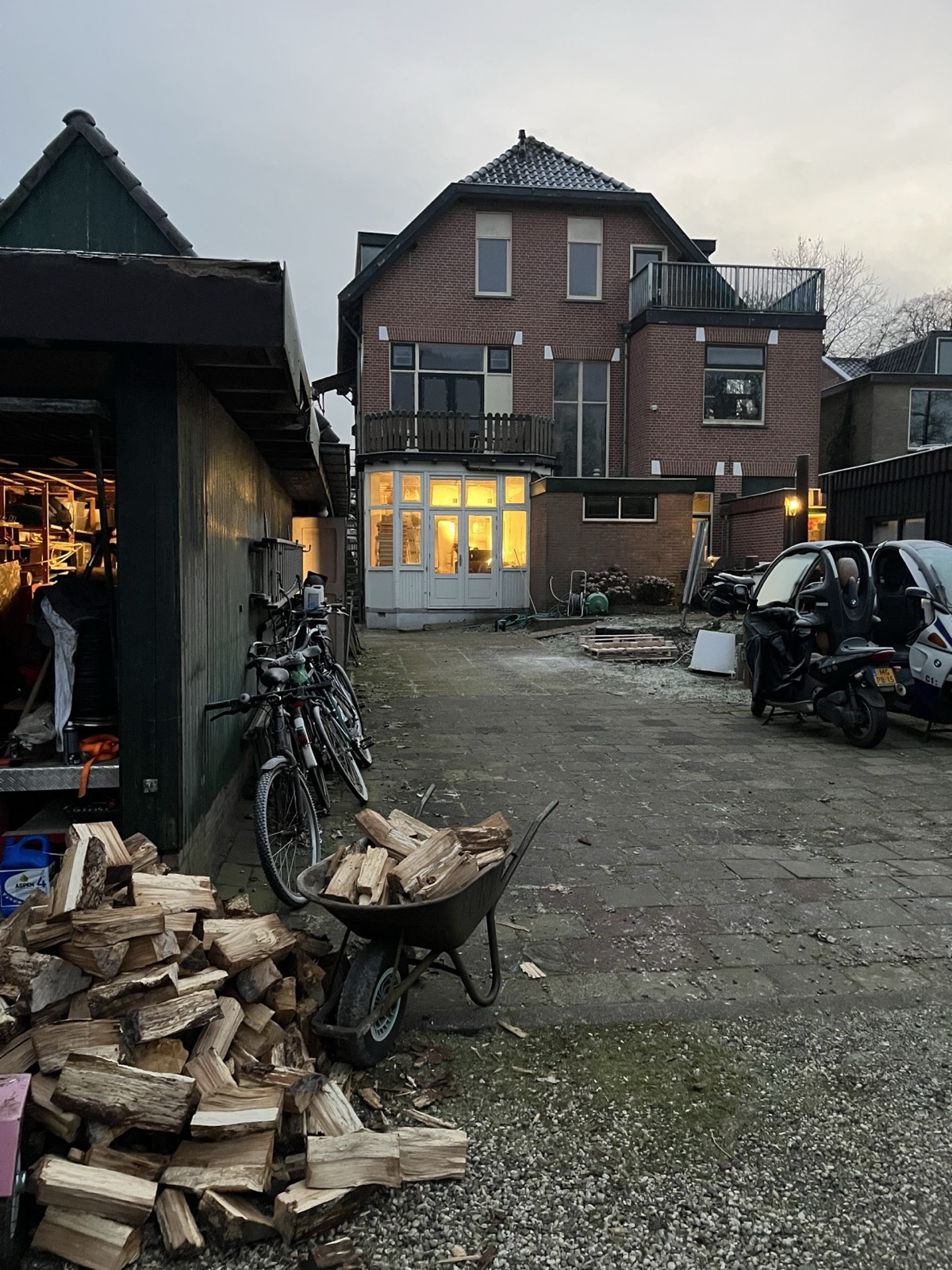 Avondsfeer op het erf